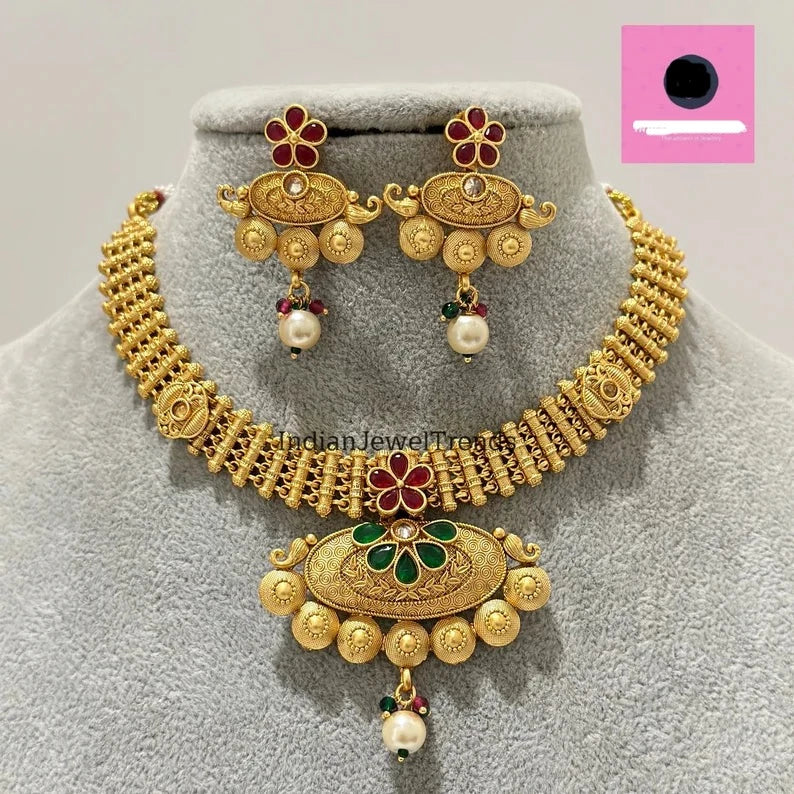 We provide Matt Gold Rajwadi Kundan Necklace Set ShopBollyWear to our  customers who are valued for a low cost and with an excellent level of  service